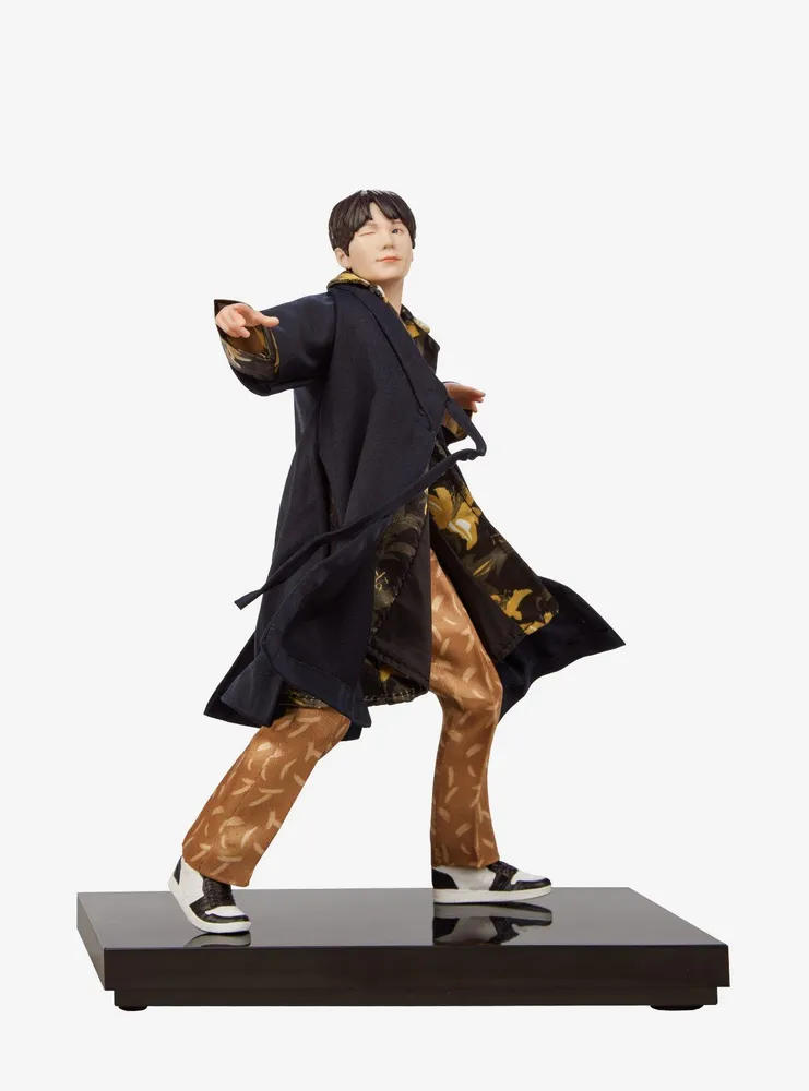 BTS Suga Deluxe Statue