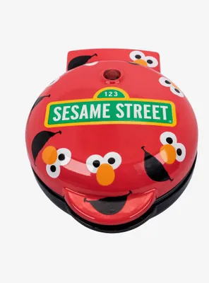 Uncanny Brands Sesame Street Elmo Mini Waffle Maker