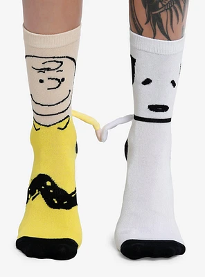 Peanuts Snoopy & Charlie Brown Magnetic Arms Mismatch Crew Socks