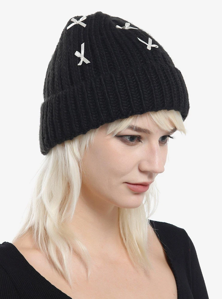 Black Chunky Knit White Ribbon Beanie