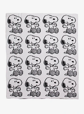 Peanuts Snoopy Allover Print Feather Knit Throw Blanket