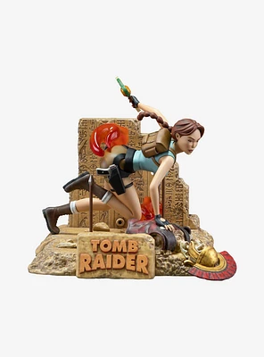 Dark Horse Tomb Raider Lara Croft (Classic Era) Figure