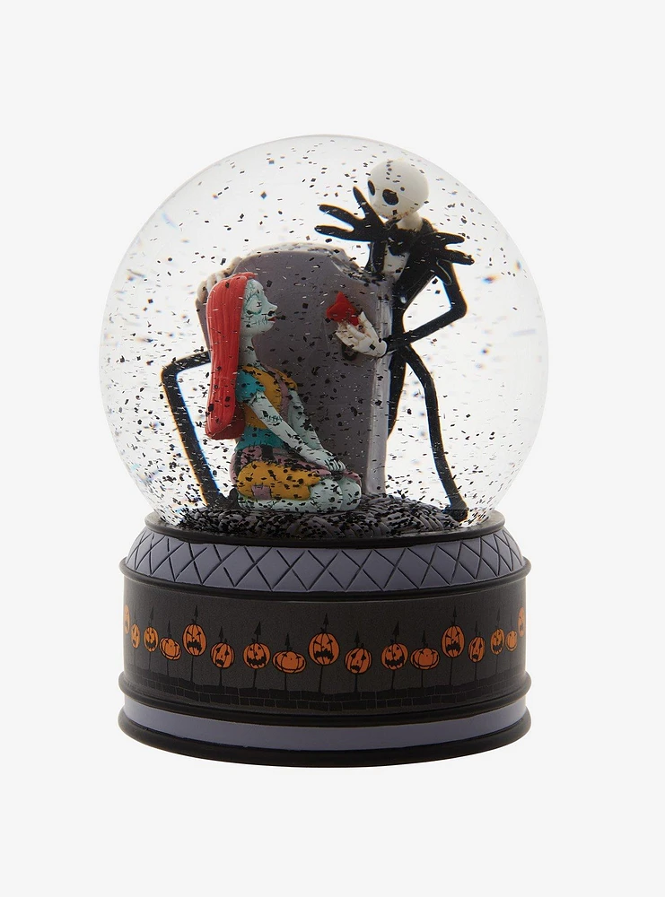 Disney Nightmare Before Christmas Jack & Sally Waterglobe