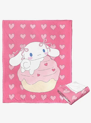 Cinnamoroll Cupcake Climb Silk Touch Throw Blanket