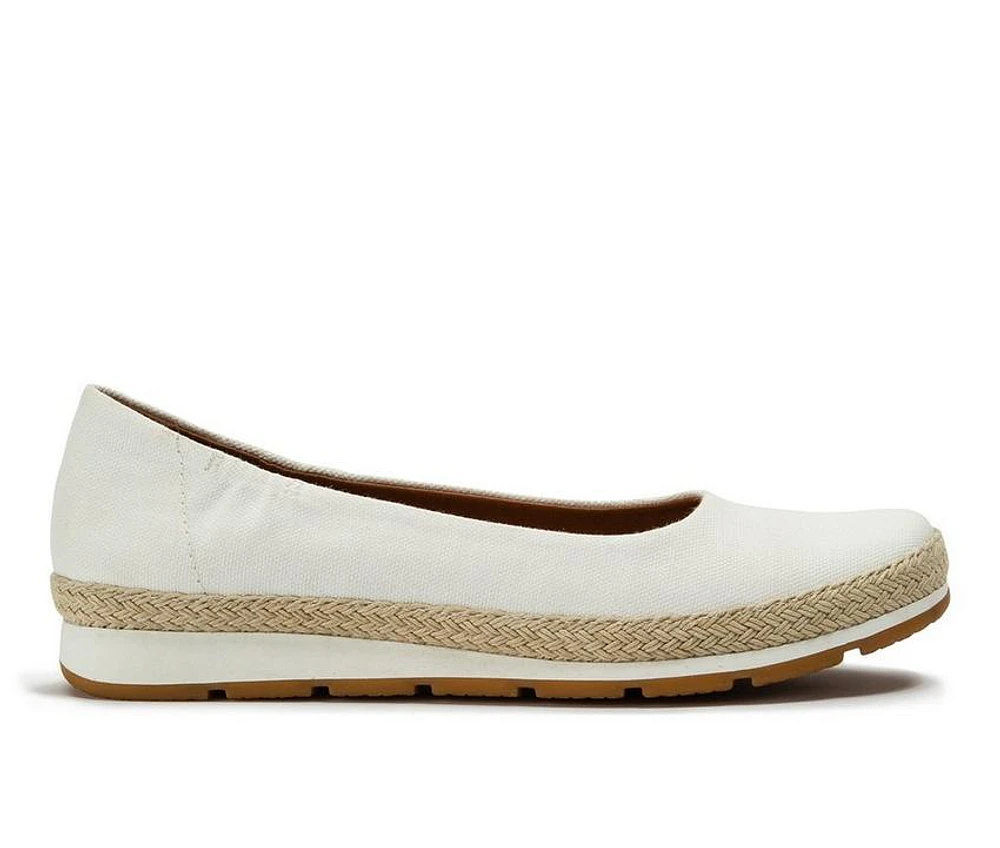 Women's Baretraps Prim Flats