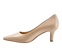 Women's Trotters Noelle Pumps