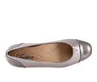 Women's Trotters Daisy Pumps