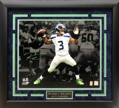 RUSSELL WILSON AUTOGRAPHED HAND SIGNED CUSTOM FRAMED SEATTLE SEAHAWKS 16X20 PHOTO