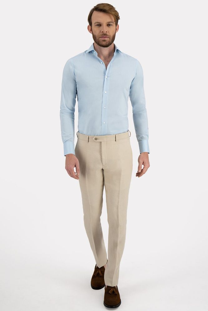 Pantalón vestir Robert's color beige, slim fit