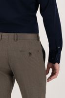 Pantalón Roberts color marrón, slim fit