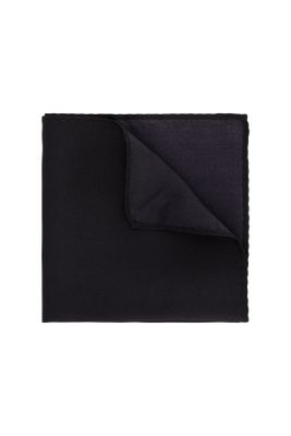 Pañuelo marca Robert´s color negro liso.