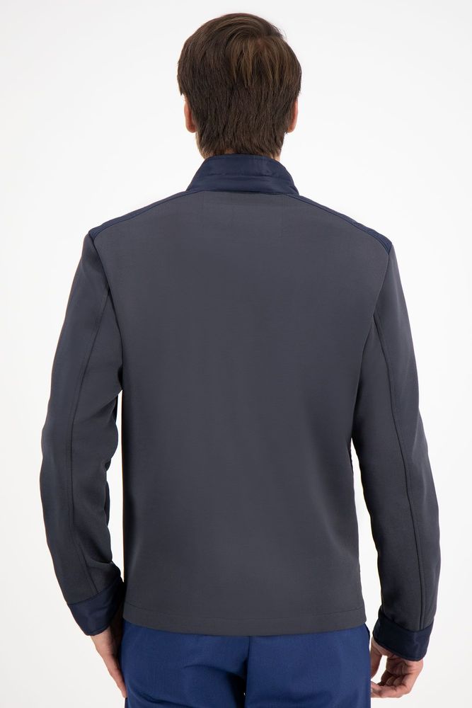 Chamarra Robert's color azul marino, corte slim fit