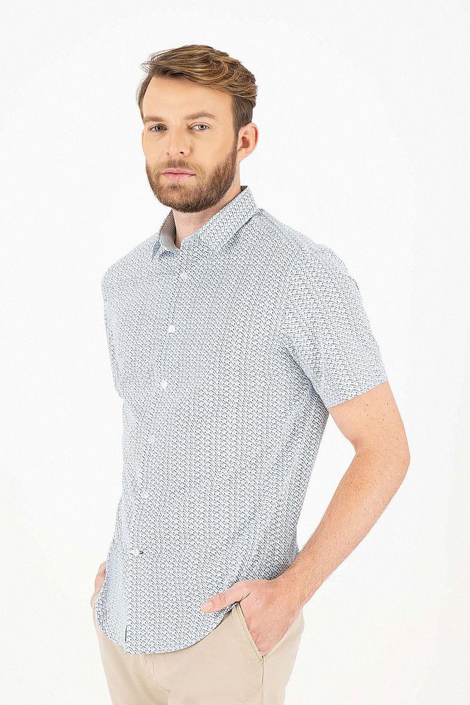 Camisa UNTUCKED Robert´s  Color Blanco Regular fit