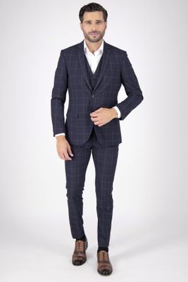 Traje de tres piezas Robert's Red color azul marino, Slim fit