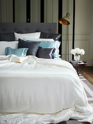 Signature Silk Duvet Cover & Sham Collection