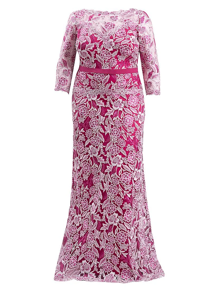 Plus Three-Quarter-Sleeved Embroidered Lace Gown