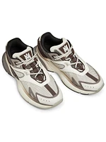 MA Runner Leather Low-Top Sneakers