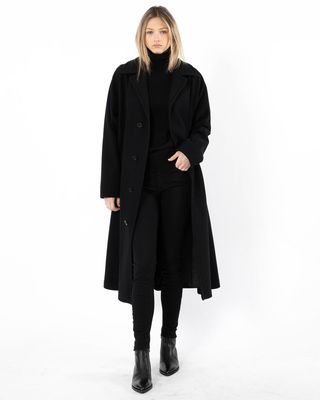 O-Designed Sleeve Coat