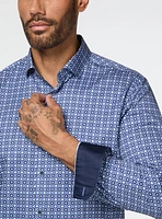 Chemise bleue à motif de médaillons