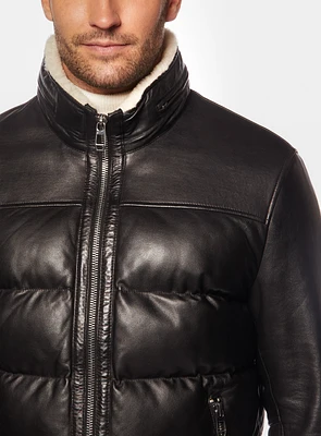 Manteau en cuir noir matelassé