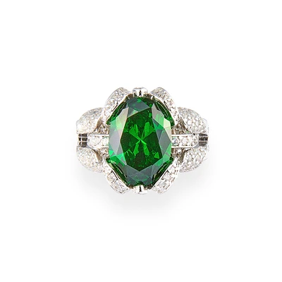 Oval Emerald Ring