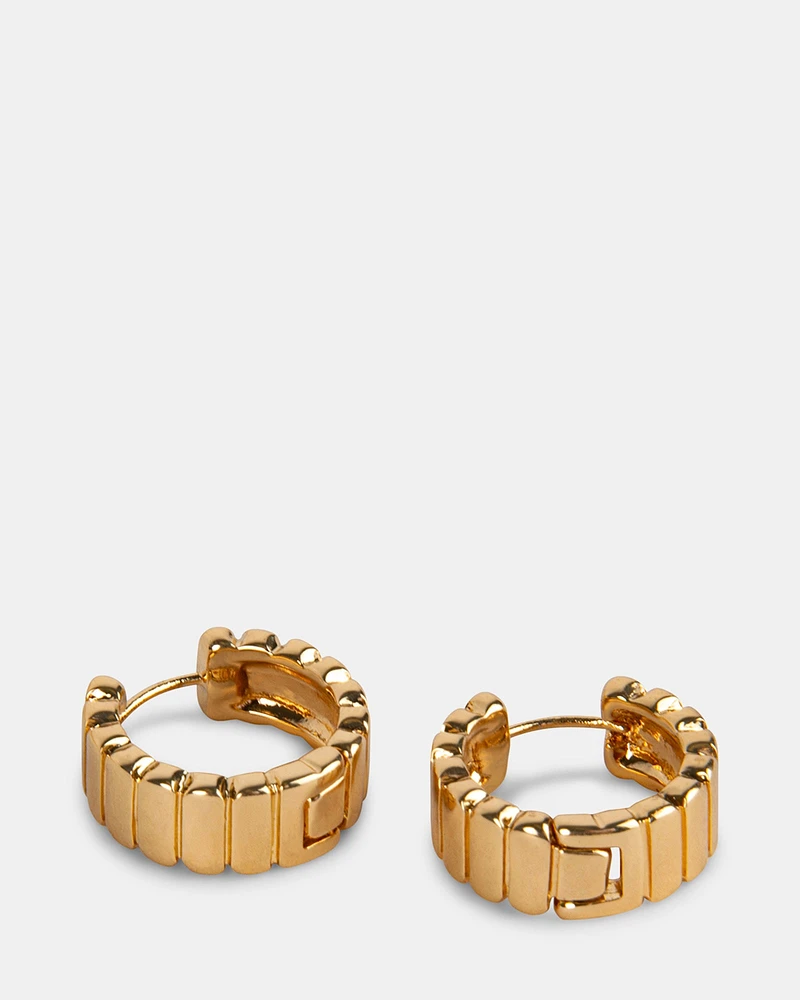 HUGGIE EARRING GOLD
