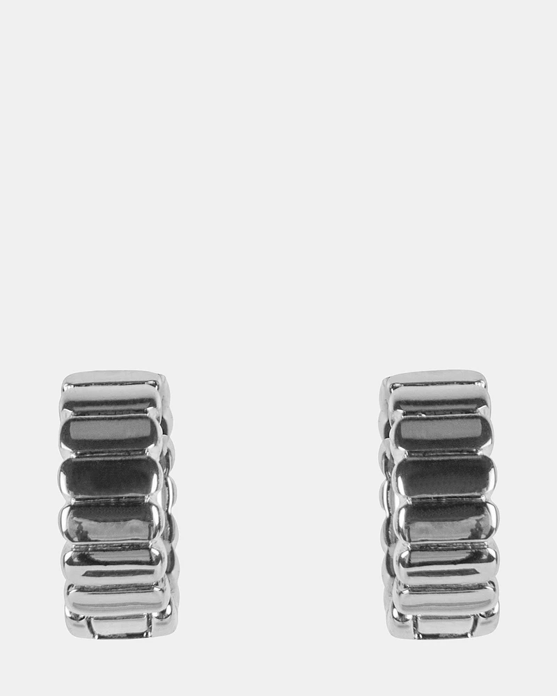HUGGIE EARRING SILVER