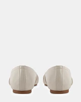 DARINGLY WHITE