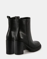 BLURED BLACK