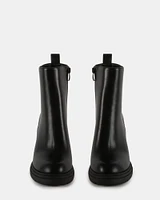 BLURED BLACK
