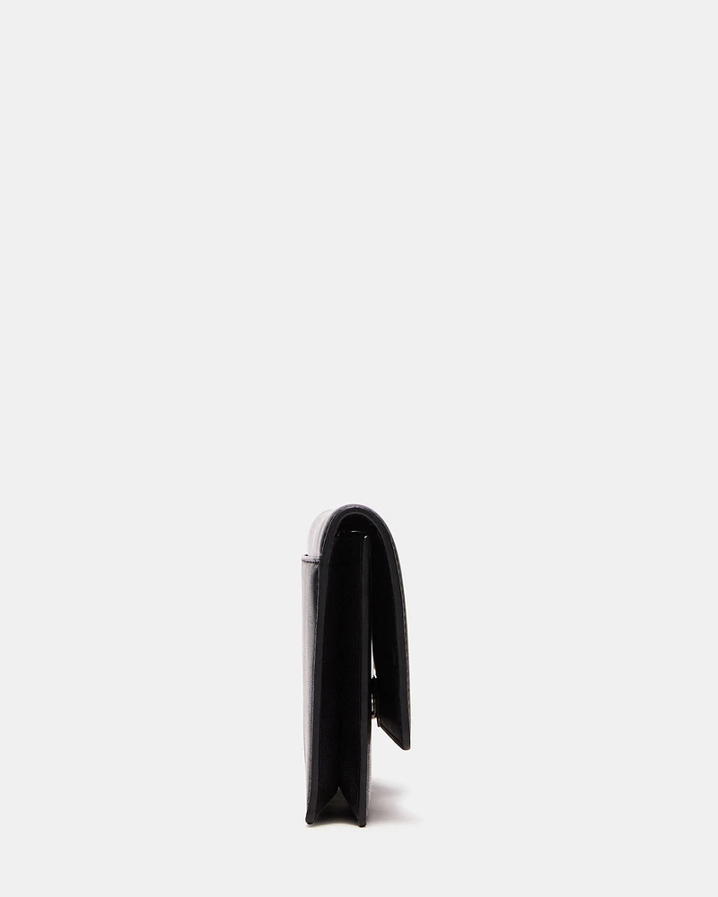 BMODEL BLACK PATENT