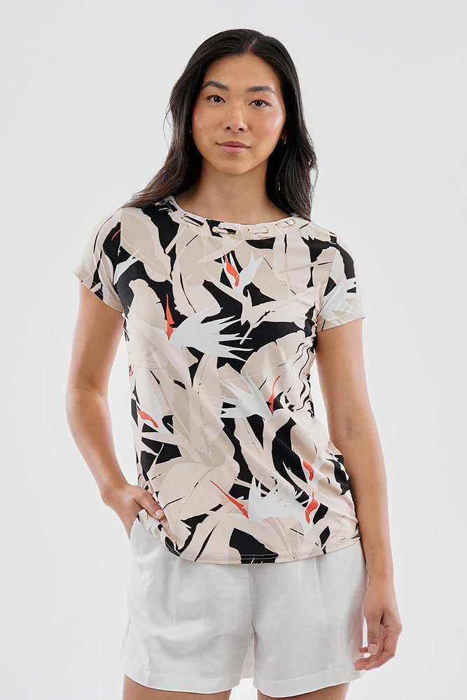 Beechers Brook Feather Print Grommet Neck Detail Tee - Black
