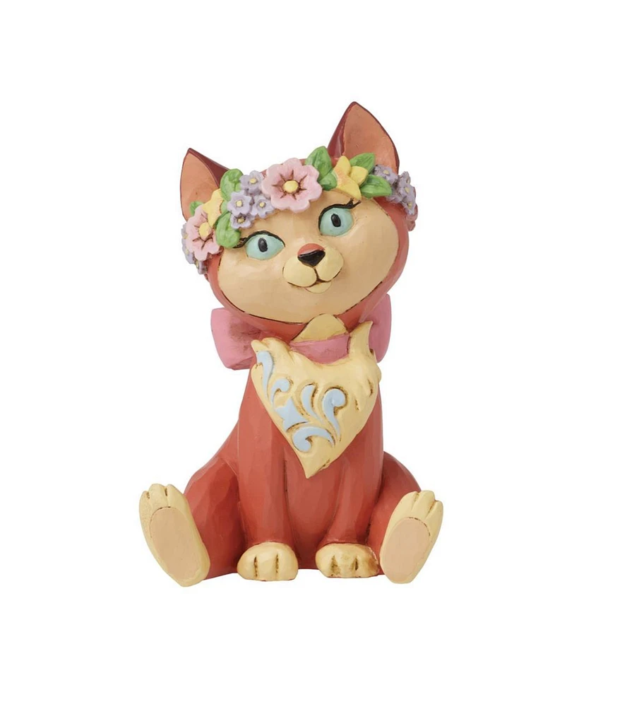 Dinah Mini Figurine