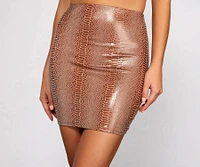 Alluring And Chic Mini Skirt