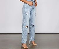 Effortless And Edgy Boyfriend Jeans