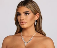 Lookin' Luxe Glamorous Necklace And Earrings Set