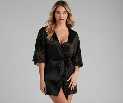 A Moment Lace Satin Robe