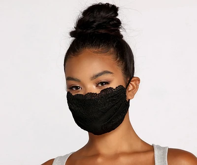 Scalloped Lace Face Mask With Earloops