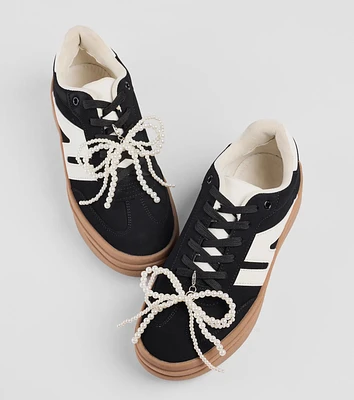 Luxe Faux Pearl Bow Shoe Charm