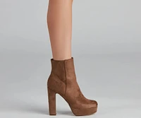 Chic Mood Faux Suede Booties