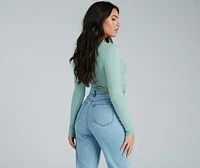 Effortless And Trendy Crop Top