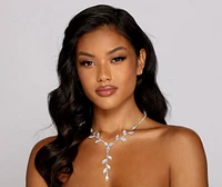 So Luxe Rhinestone Leaf Collar
