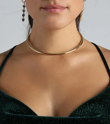 Timeless Chic Curved Collar Necklace