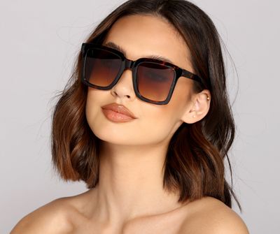 Instantly Chic Square Sunglasses