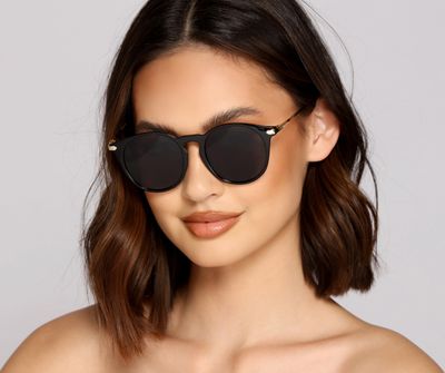 Majorly Chic Round Sunglasses