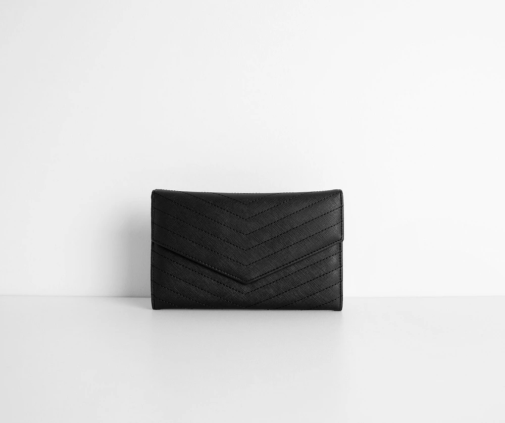 Comin' In Clutch Faux Leather Purse