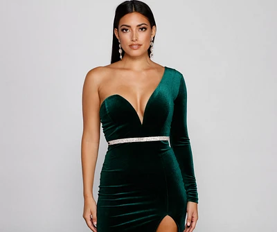 Layer On The Luxe Rhinestone Belt