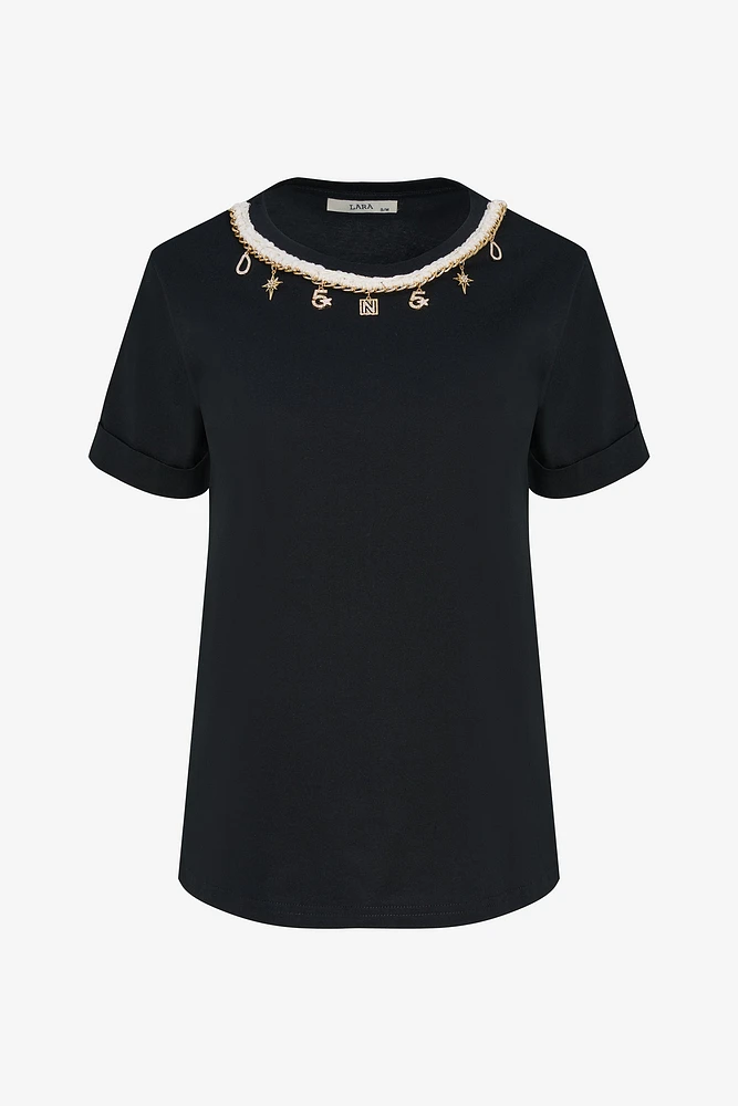Necklace Detail T-Shirt | Ema&Carla