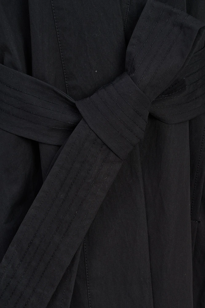 Manteau noir ceinturé | Ema&Carla