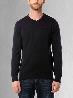 Men's basic v-neck sweater